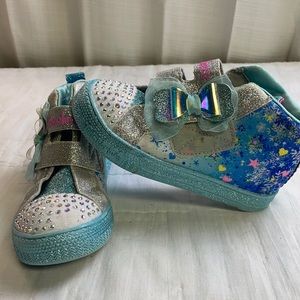 Skechers girls Twinkle toe shoes. Size 11